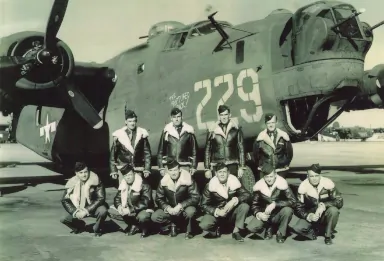 破裂したアヒル 229 B-24 コールマンと乗組員 ヤップ・ミクロネシア